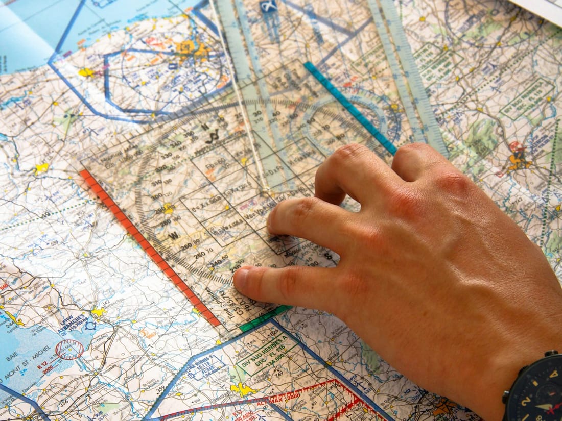 Planning a route on an aviation chart